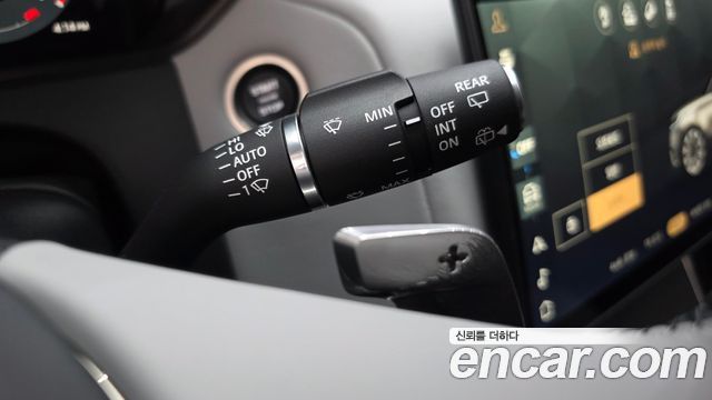 Land Rover Range Rover Velar 2025 — photo 30