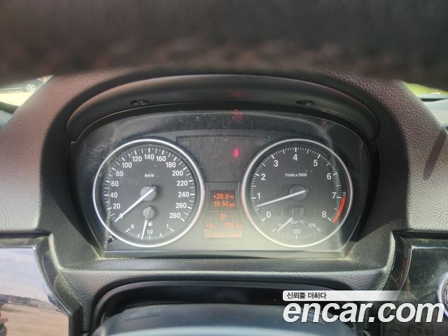BMW 3-Series 2010 — photo 9