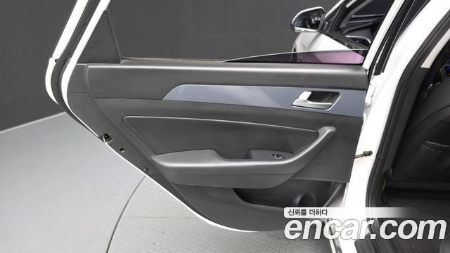 Hyundai Sonata 2017 — photo 15