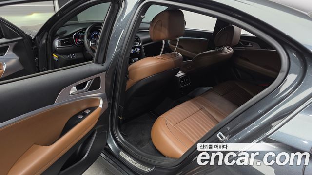 Genesis G70 2020 — photo 17