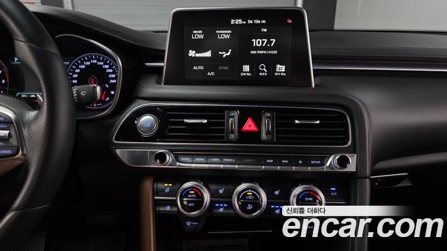 Genesis G70 2020 — photo 24