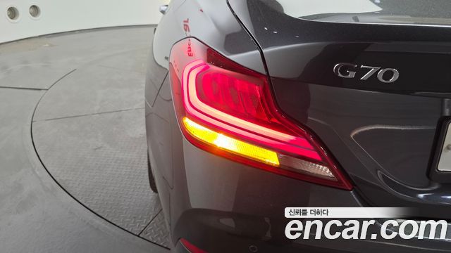 Genesis G70 2020 — photo 9