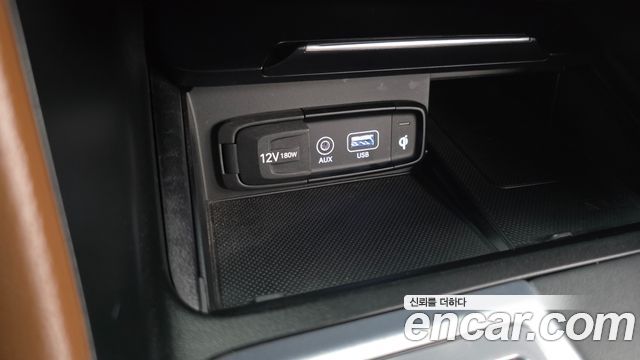 Genesis G70 2020 — photo 28