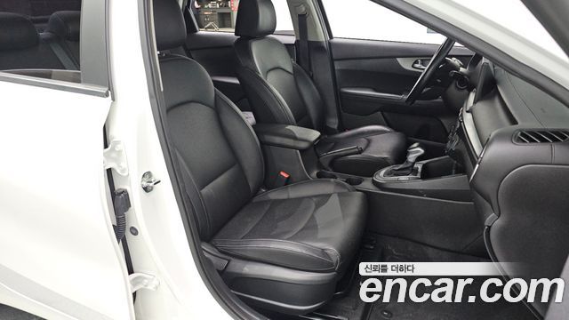 Kia K3 2021 — photo 11