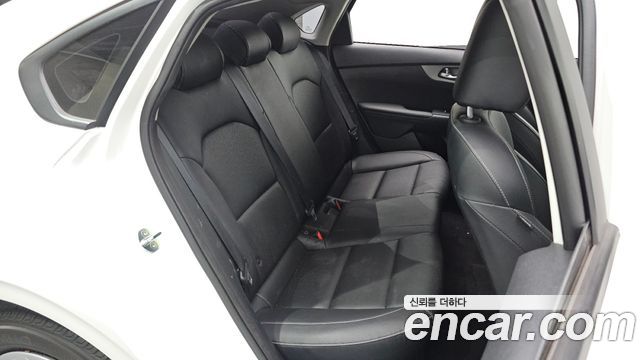 Kia K3 2021 — photo 12