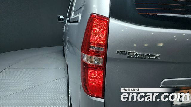 Hyundai Starex 2016 — photo 9