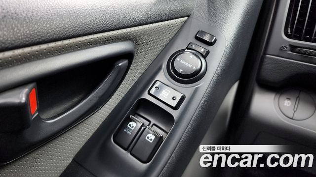 Hyundai Starex 2016 — photo 28