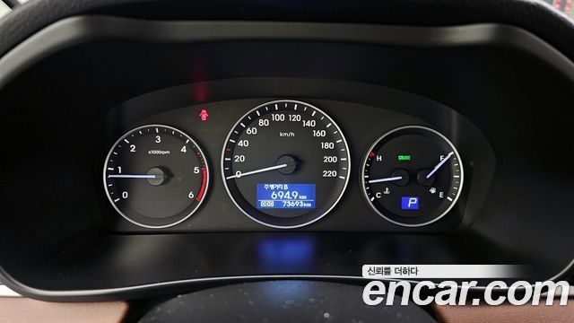 Hyundai Starex 2019 — photo 8