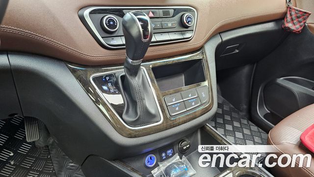 Hyundai Starex 2019 — photo 9