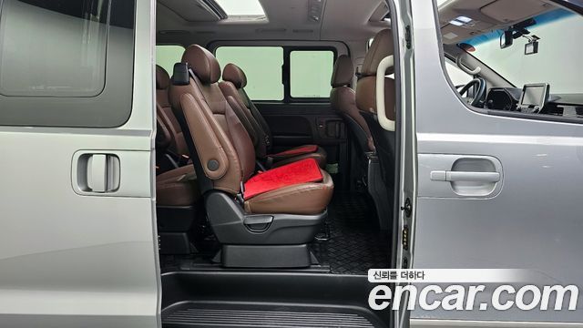 Hyundai Starex 2019 — photo 11
