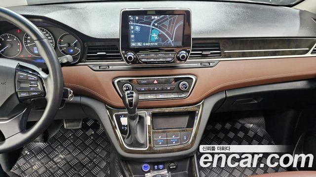 Hyundai Starex 2019 — photo 14