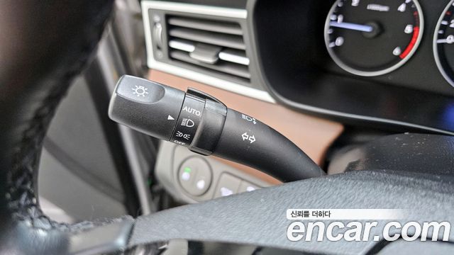 Hyundai Starex 2019 — photo 18