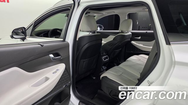 Hyundai Santafe 2022 — photo 16