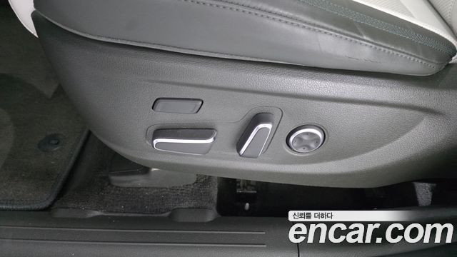 Hyundai Santafe 2022 — photo 35
