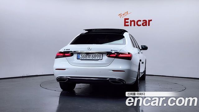Mercedes-Benz E-Class 2021 — photo 4