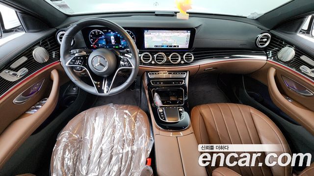 Mercedes-Benz E-Class 2021 — photo 10