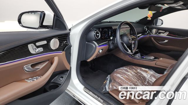 Mercedes-Benz E-Class 2021 — photo 13