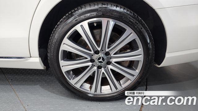 Mercedes-Benz E-Class 2021 — photo 7