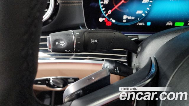 Mercedes-Benz E-Class 2021 — photo 28