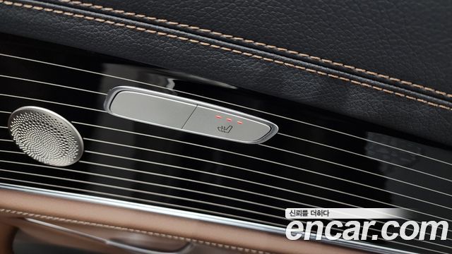 Mercedes-Benz E-Class 2021 — photo 30