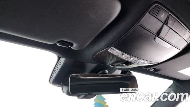 Mercedes-Benz E-Class 2021 — photo 33
