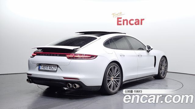 Porsche Panamera 2018 — photo 2