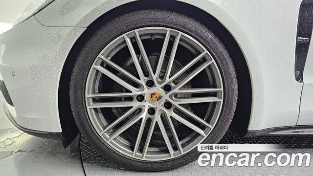 Porsche Panamera 2018 — photo 5