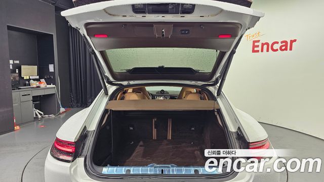Porsche Panamera 2018 — photo 20