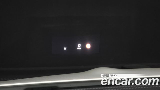 Mercedes-Benz E-Class 2018 — photo 24