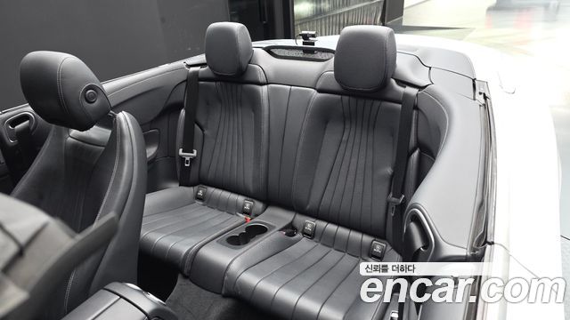 Mercedes-Benz E-Class 2018 — photo 16