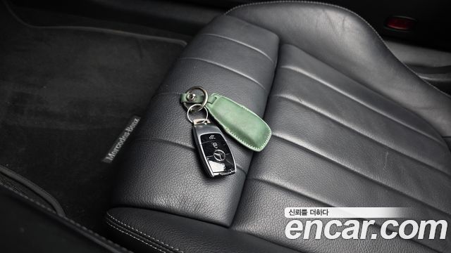 Mercedes-Benz E-Class 2018 — photo 29