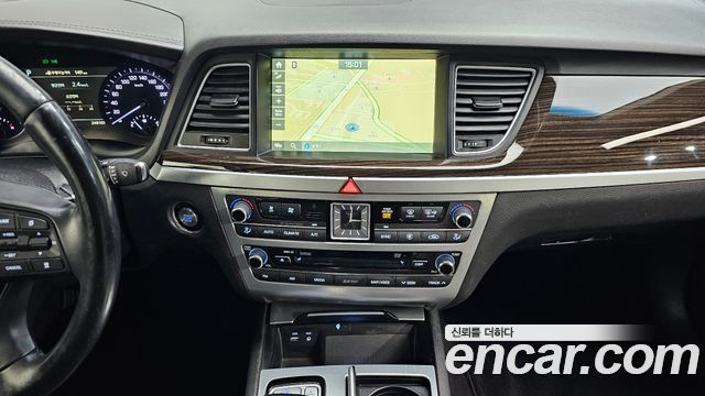 Genesis G80 2018 — photo 19
