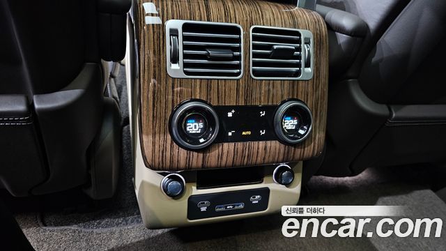 Land Rover Range Rover 2021 — photo 25