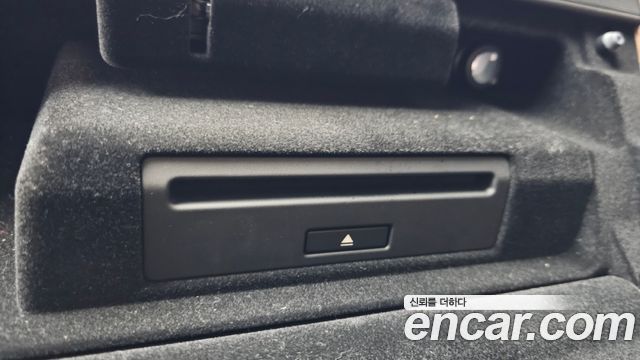 Land Rover Range Rover 2021 — photo 32