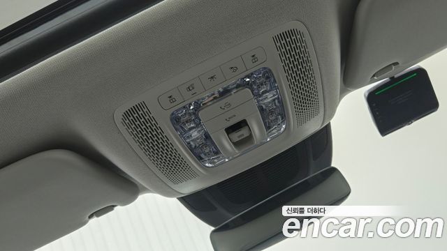 Mercedes-Benz GLE-Class 2025 — photo 17