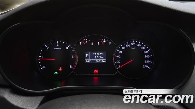 Kia Carens 2016 — photo 8