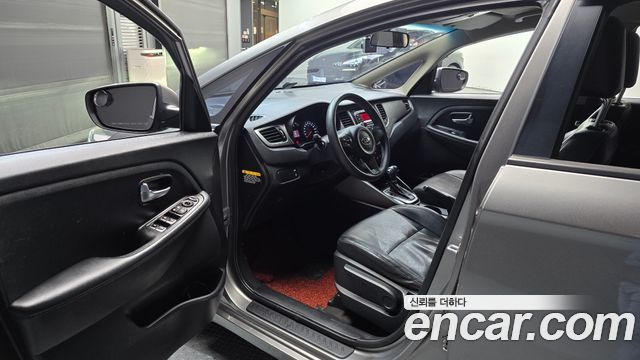 Kia Carens 2016 — photo 10