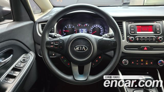 Kia Carens 2016 — photo 13