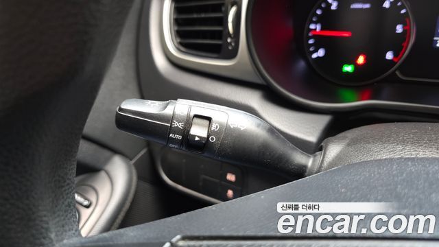 Kia Carens 2016 — photo 16
