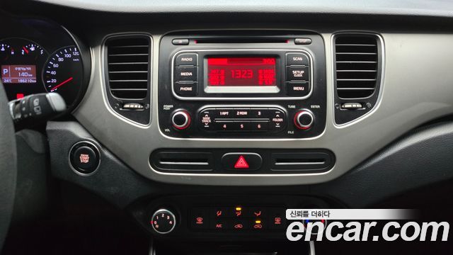 Kia Carens 2016 — photo 19