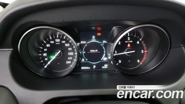 Land Rover Discovery Sport 2019 — photo 8