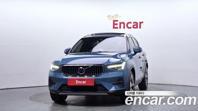 Volvo XC40 2023 — photo 3