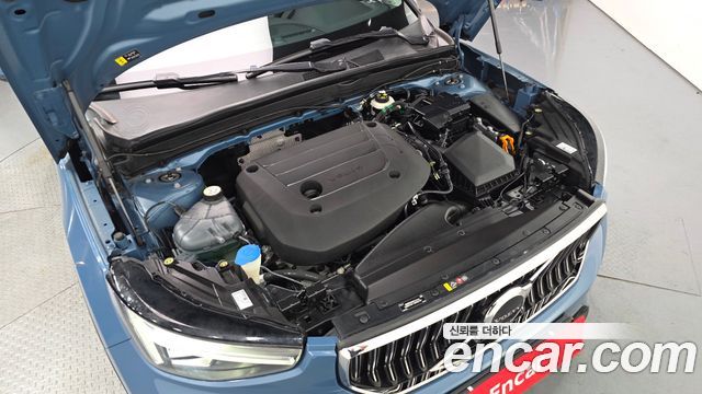 Volvo XC40 2023 — photo 6