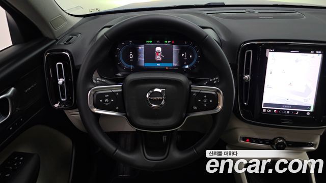 Volvo XC40 2023 — photo 21