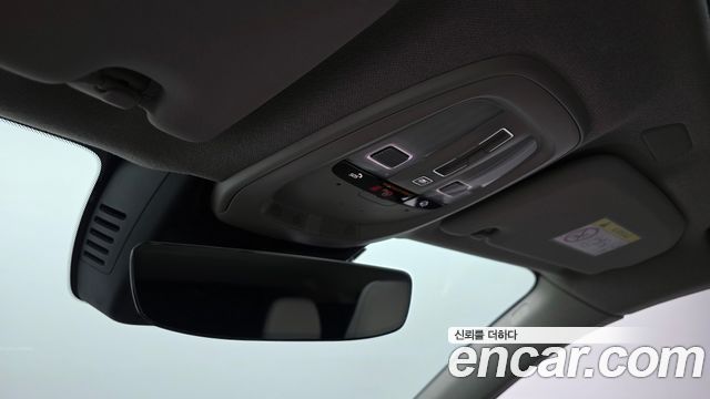 Volvo XC40 2023 — photo 26