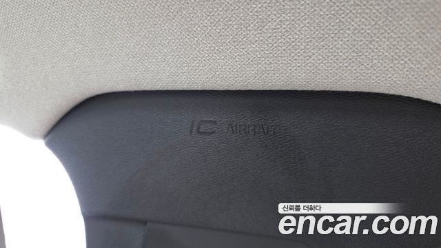 Volvo XC40 2023 — photo 29