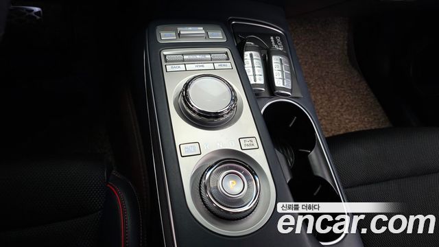 Genesis GV70 2023 — photo 9