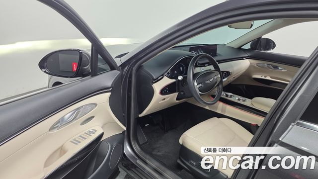 Genesis GV70 2021 — photo 13