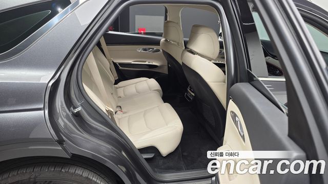 Genesis GV70 2021 — photo 18