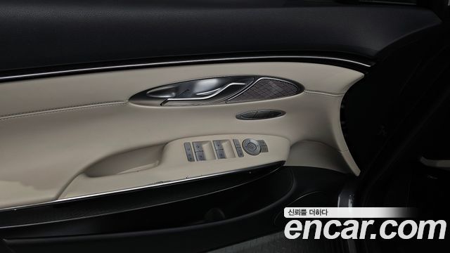 Genesis GV70 2021 — photo 27